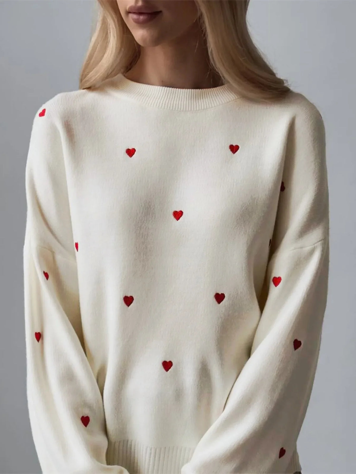 pull femme oversize col rond broderie cœur
